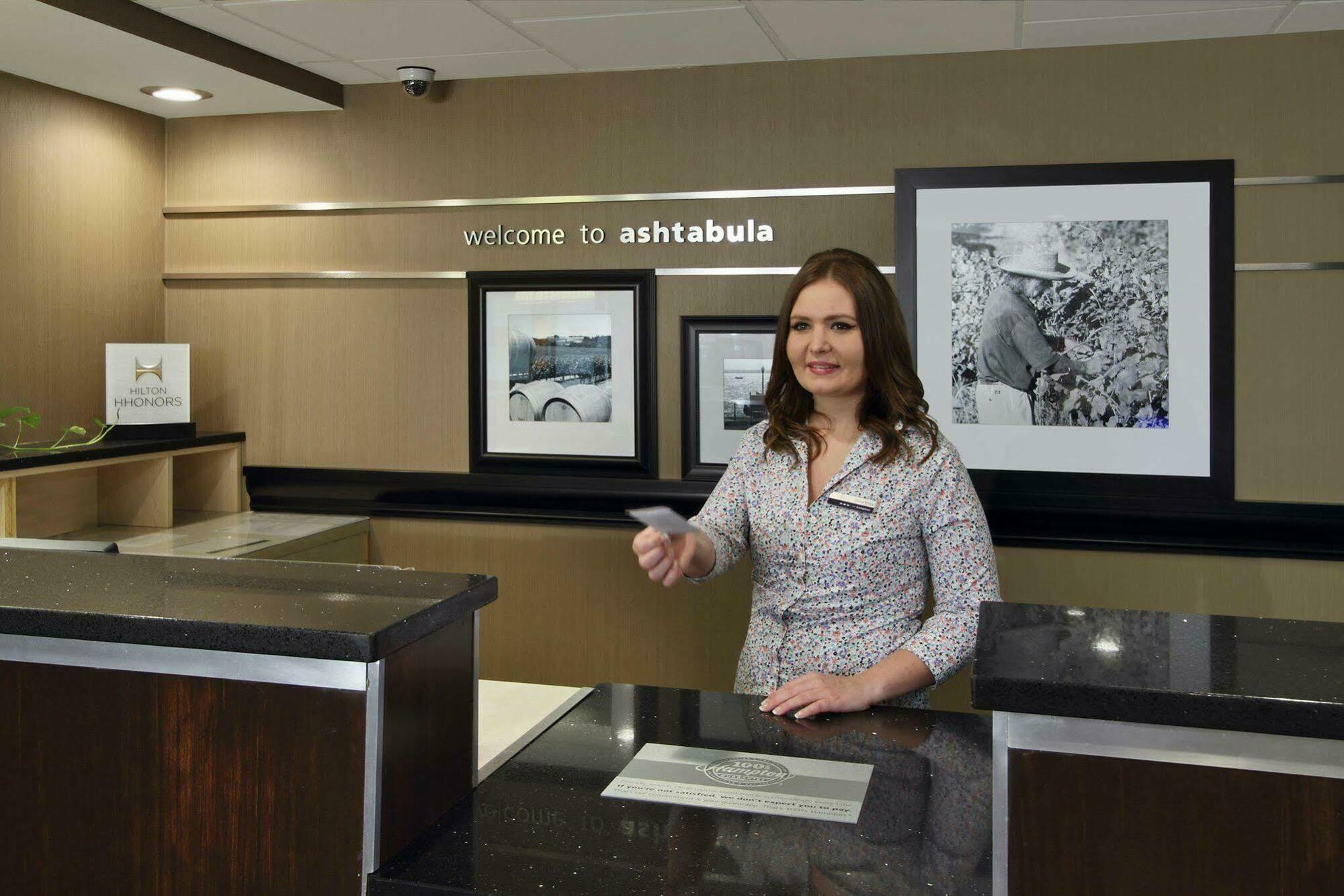 Hampton Inn Ashtabula Austinburg Buitenkant foto